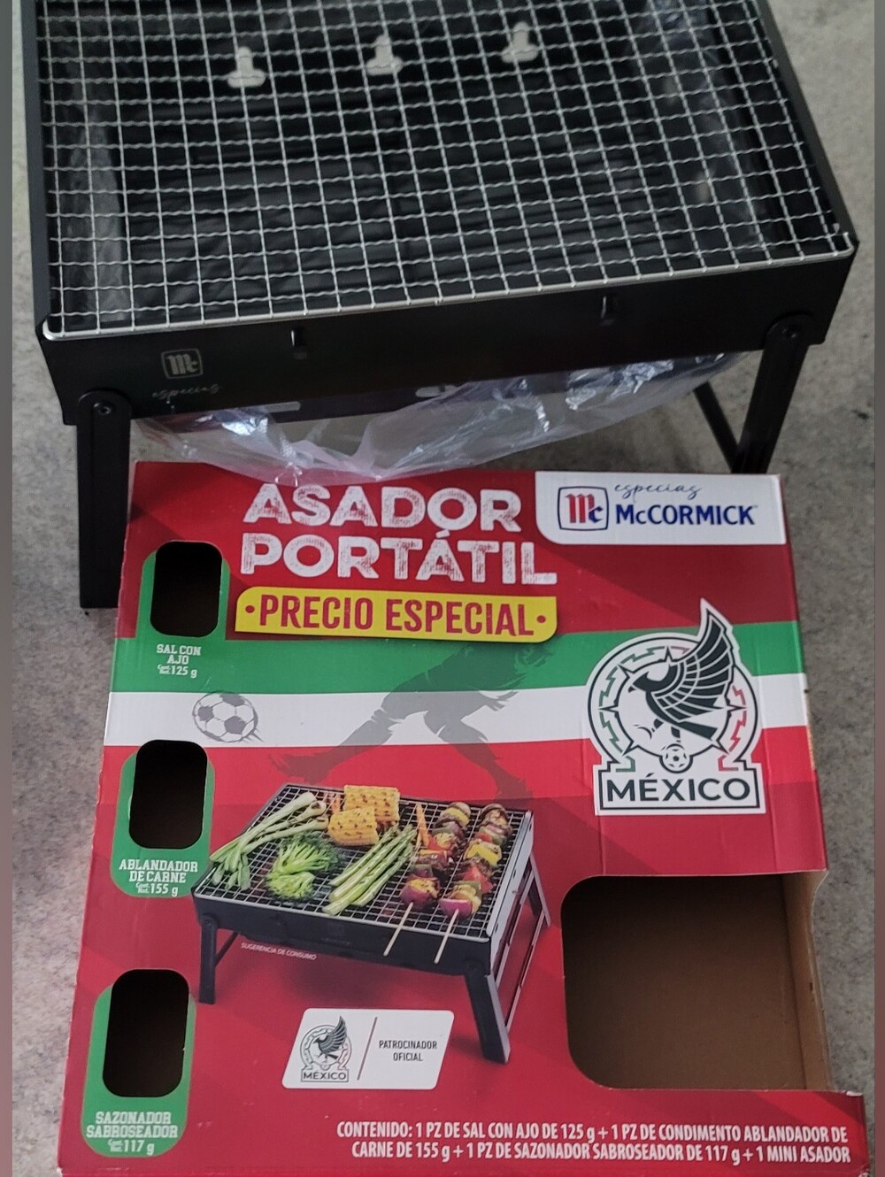 ASADOR PORTÁTIL & SAZONADORES McCORMICK FIFA 2026 Mexico Portable Grill *READ
